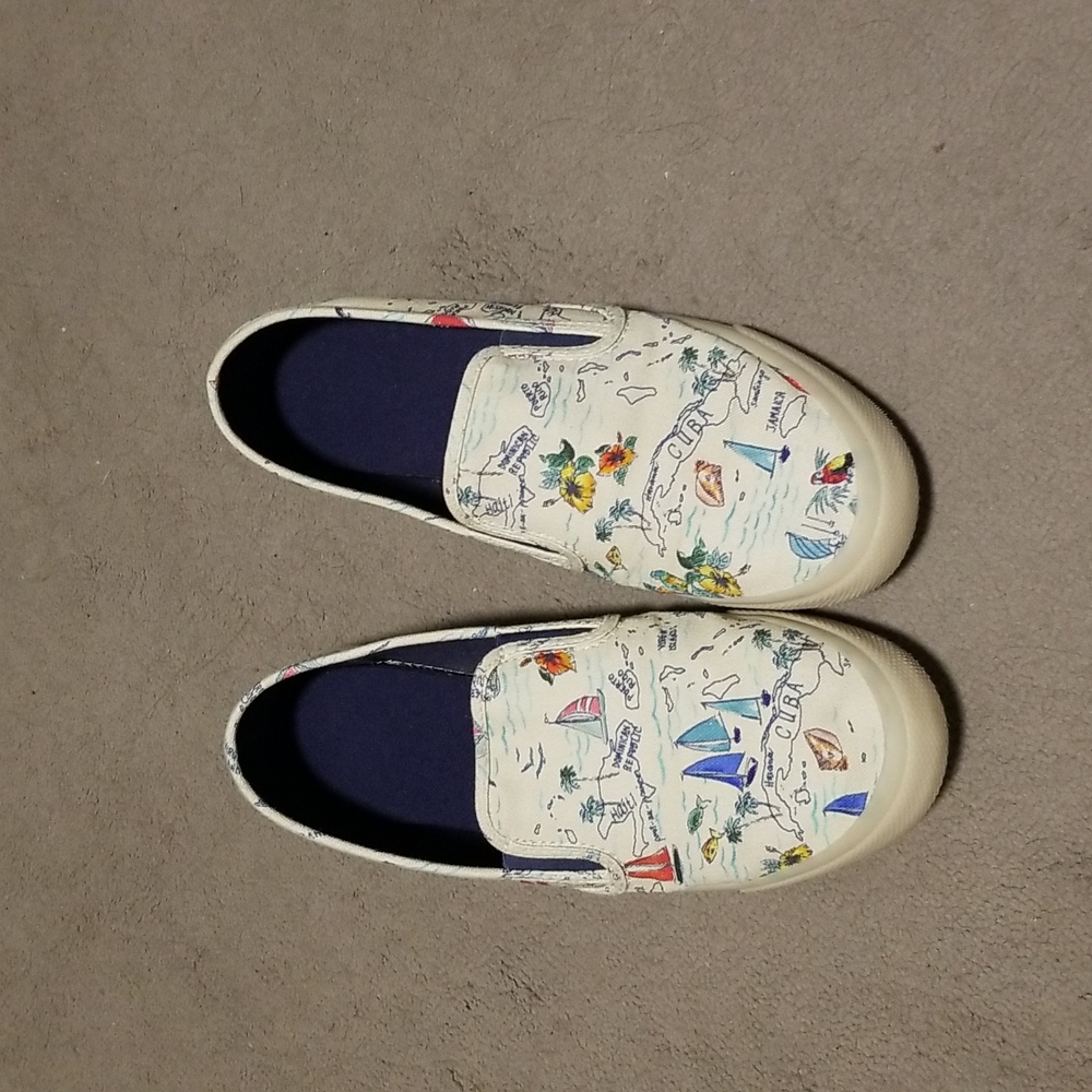 Sperry slip on flats